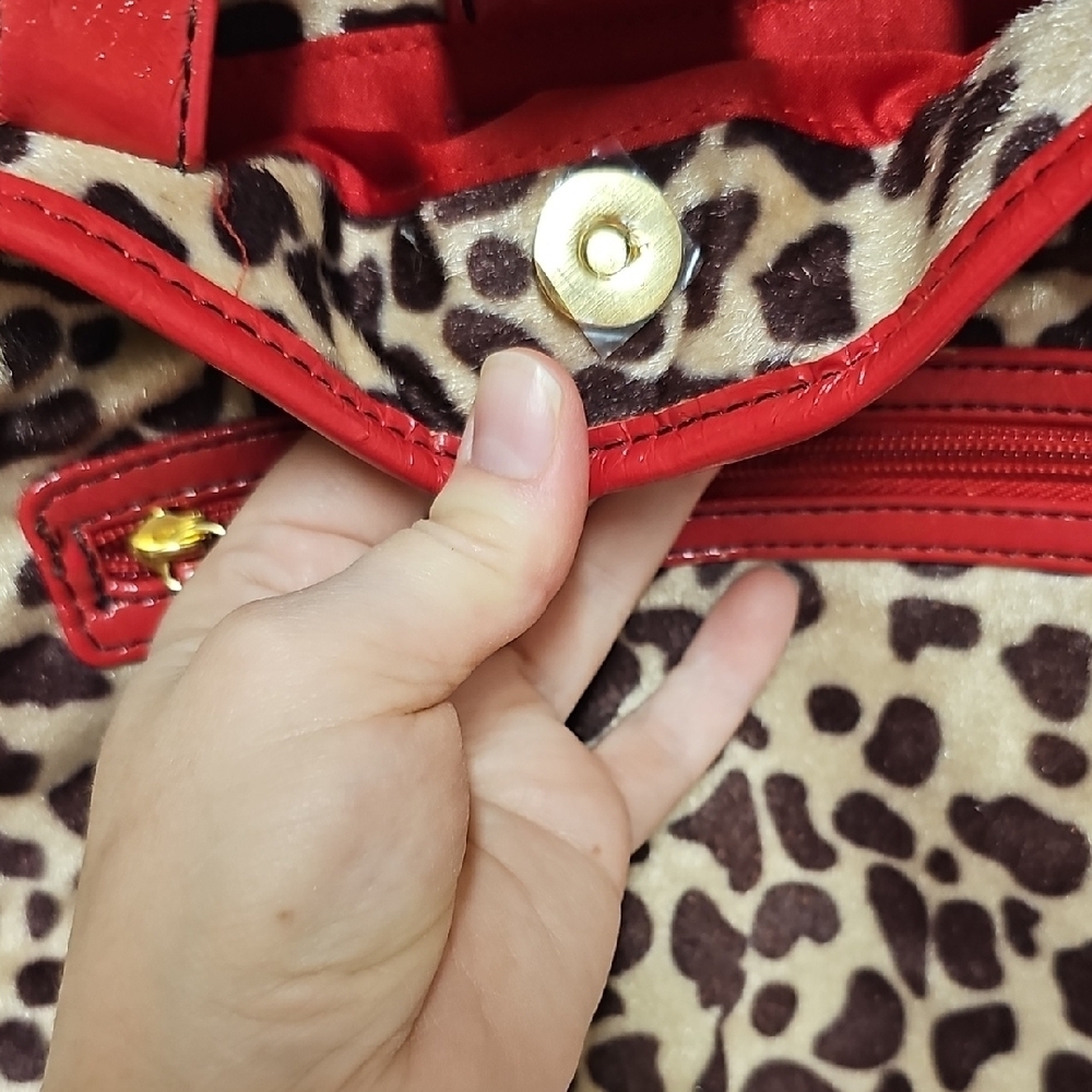 Vintage Bath & Body Works Leopard Tote with Red Trim And Red Satin Lining - Picture 14 of 15